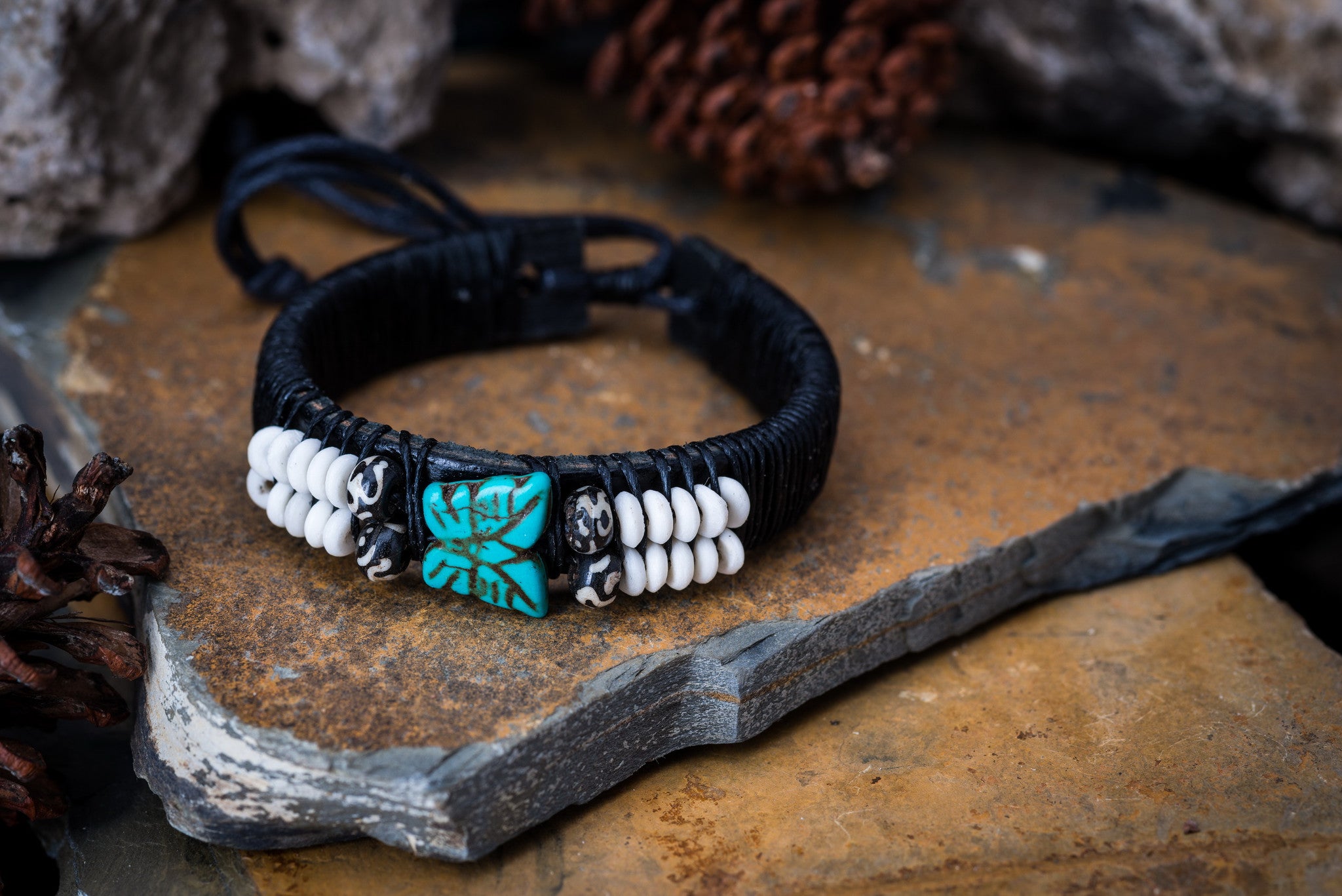 Design your leather bracelet! - BANIZS - Handmade Leather Goods